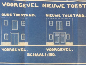 <p>In 1930 zijn de openslaande deuren verbreed waardoor de huidige breedte van de etalage is ontstaan. [NL-ZuRAZ_145_3493]</p>
